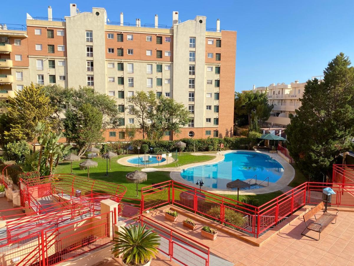 Fuengirola Holiday Apartment W/Balcony View & Pool Exterior foto