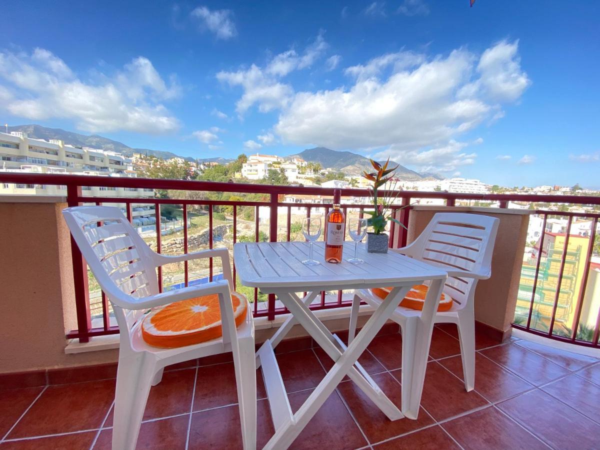 Fuengirola Holiday Apartment W/Balcony View & Pool Exterior foto
