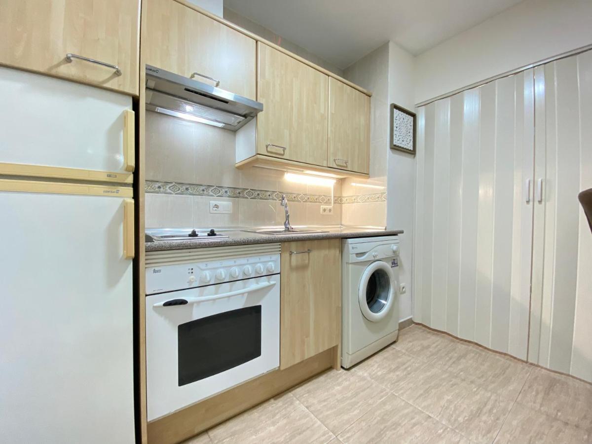 Fuengirola Holiday Apartment W/Balcony View & Pool Exterior foto