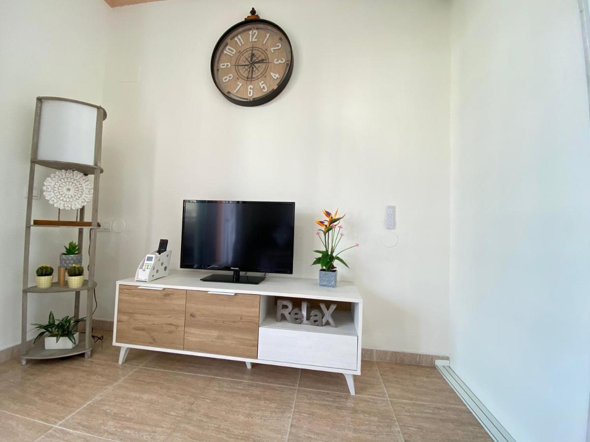Fuengirola Holiday Apartment W/Balcony View & Pool Exterior foto